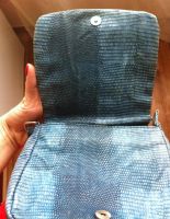 Лот: 4175097. Фото: 3. Небольшая Сумка с ремнем через... Одежда, обувь, галантерея