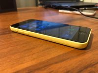 Лот: 10833167. Фото: 3. iPhone 5C 16GB, желтый с рубля... Красноярск