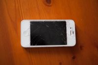 Лот: 4635547. Фото: 2. Iphone 4 (разбит экран, все работает... Смартфоны, связь, навигация
