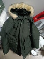 Лот: 25039572. Фото: 3. Пуховик Reserved с меховым капюшоном. Одежда, обувь, галантерея