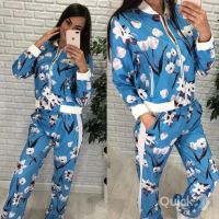 Лот: 11956944. Фото: 2. Костюм с белыми цветами. Женская одежда