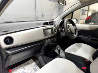 Лот: 21637215. Фото: 13. Toyota Vitz, III (XP130) 1.0 CVT...