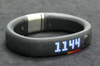 Лот: 11051829. Фото: 3. Фитнесс браслет Nike+ Fuelband... Спортивные товары