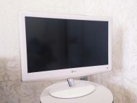 Лот: 16204328. Фото: 2. Телевизор LG 22" белый. ТВ и видео