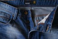 Лот: 6832224. Фото: 4. Отличные мужские джинсы Smog Размер... Красноярск