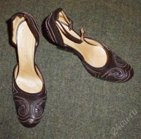 Лот: 498540. Фото: 2. Туфли из натуральной кожи с аппликацией... Женская обувь