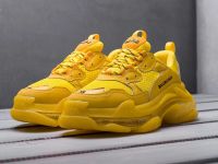 Лот: 17095253. Фото: 3. Кроссовки Balenciaga Triple S... Одежда, обувь, галантерея
