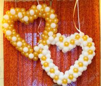 Лот: 1744136. Фото: 2. Пара сердец из шариков для украшения... Свадебная мода