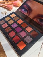 Лот: 17266947. Фото: 4. Палетка теней Huda Beauty 18цветов... Красноярск