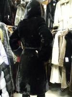 Лот: 1499699. Фото: 2. Мутоновая шуба, капюшон с мехом... Женская одежда