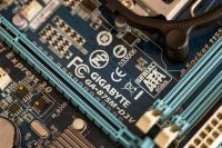 Лот: 15850390. Фото: 2. Материнская плата Gigabyte GA-B75M-D3V... Комплектующие