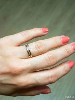 Лот: 10833204. Фото: 6. Золотое обручальное кольцо с бриллиантами...