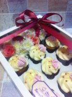 Лот: 6929085. Фото: 2. Sweet box коробка с цветами и... 23 февраля и 8 марта