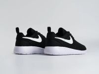 Лот: 3535551. Фото: 3. Кроссовки Nike Roshe Run. Одежда, обувь, галантерея
