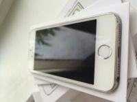 Лот: 5574648. Фото: 2. iPhone 5s 16gb silver РСТ A1457... Смартфоны, связь, навигация
