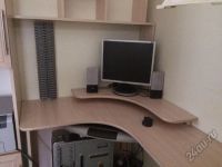 Лот: 5909691. Фото: 3. Рабочий компьютерный стол. Мебель