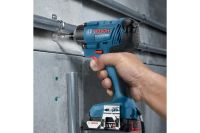 Лот: 20095187. Фото: 6. Гайковерт Bosch GDR 180-LI [06019G5123...