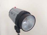 Лот: 8250006. Фото: 3. Студийная вспышка Blazzeo Swift... Фото, видеокамеры, оптика