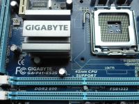 Лот: 4688200. Фото: 2. Материнская плата GigaByte GA-P41-ES3G. Комплектующие