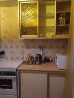 Лот: 8991354. Фото: 3. Кухонный гарнитур на 9м2 в хорошем... Мебель