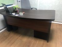 Лот: 15746885. Фото: 2. Стол письменный для руководителя... Офисная мебель и домашние кабинеты