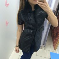 Лот: 7398895. Фото: 2. Жилетка с меховым воротником новая... Женская одежда
