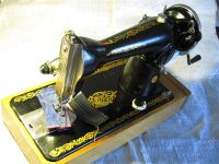 Лот: 4052802. Фото: 3. Швейная машина, 1 год БЕСПЛатное... Бытовая техника