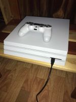 Лот: 10830450. Фото: 2. PS4 pro белая последняя Ревизия... Игровые приставки, консоли, видеоигры