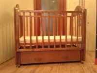 Лот: 3177783. Фото: 2. Кроватка детская с маятником. Детская мебель