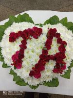 Лот: 4648739. Фото: 2. Сердце из цветов с инициалами... Цветы, букеты