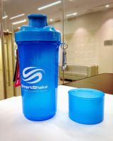 Лот: 9974745. Фото: 2. Шейкер SmartShake Slim neon blue... Спортивные товары