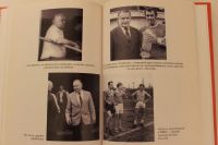 Лот: 10677655. Фото: 3. Футбол. Книга. 100 лучших футболистов... Коллекционирование, моделизм