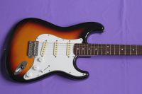 Лот: 4093585. Фото: 2. Squier by Fender SST-33R Silver... Музыкальные инструменты