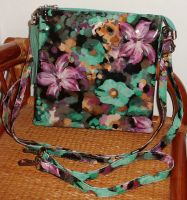 Лот: 25883724. Фото: 2. Сумка цветная искусственная кожа... Аксессуары