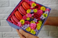 Лот: 7353956. Фото: 5. FlowerBox с макарунами (роза...