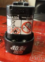 Лот: 1457634. Фото: 2. батарейка 10,8 v makita. Инструмент и расходные