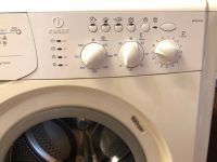 Лот: 13916111. Фото: 3. Стиральная машина Indesit wisl105X. Бытовая техника