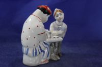 Лот: 23563425. Фото: 3. Статуэтка фарфоровая Шах и мат... Коллекционирование, моделизм