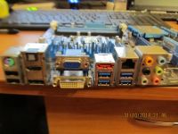 Лот: 6069446. Фото: 2. Материнская плата Asus P8Z77-V... Комплектующие