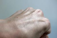 Лот: 9638852. Фото: 2. Glowing SKIN компактный хайлайтер... Косметика и уход
