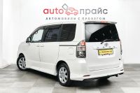 Лот: 19148402. Фото: 5. Toyota Voxy, II (R70) 2.0 CVT...