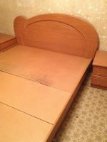 Лот: 3633603. Фото: 2. Кровать двуспальная б/у + 2 прикраватные... Мебель для спальни