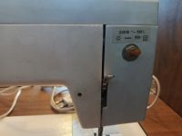 Лот: 25884127. Фото: 3. Швейная машинка "Чайка 143". Бытовая техника