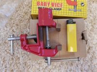 Лот: 13262709. Фото: 3. Тиски (Слесарные, настольные мини... Строительство и ремонт