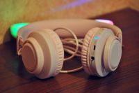 Лот: 20209422. Фото: 2. Bluetooth-гарнитура DEXP KBT-100. Аудиотехника