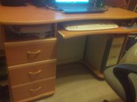 Лот: 5483027. Фото: 4. Удобный компьютерный стол. Красноярск