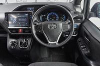 Лот: 19544762. Фото: 10. Toyota Voxy, III (R80) 1.8hyb...