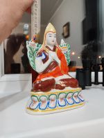 Лот: 21578079. Фото: 2. Будда цонкапа 1950е гг, фарфор. Антиквариат