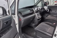 Лот: 23336501. Фото: 14. Toyota Voxy 2009