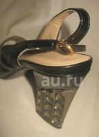 Лот: 20557528. Фото: 6. лаковые босоножки с красивым каблуком...